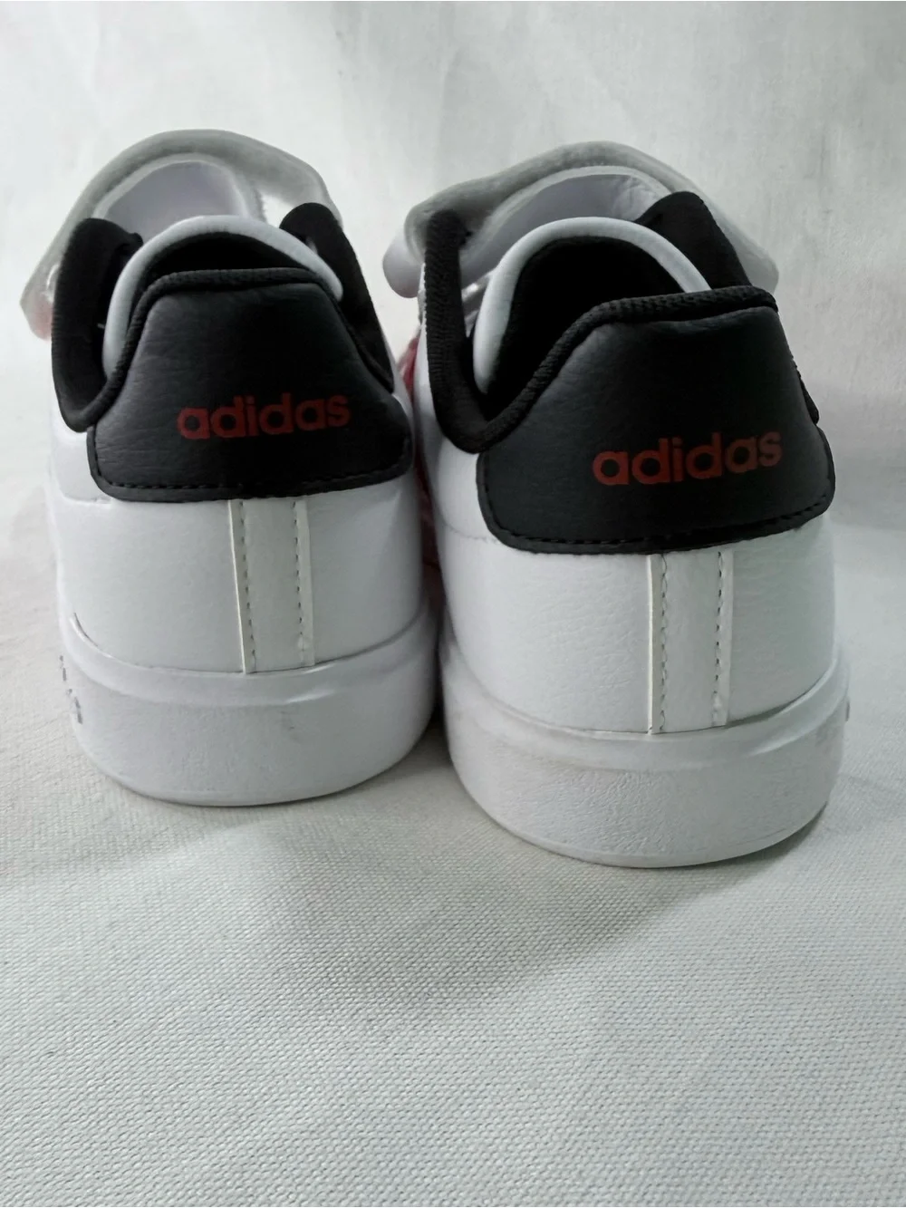Adidas STREETTALK Kids SIZE 3Y White Classic Sneakers with Red Stripes.